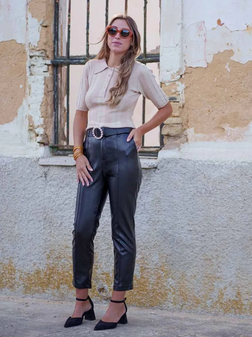 pantalon_polipiel_nao_6-1.webp Pantalones De Mujer-Mariquita Trasquilá PANTALON POLIPIEL NAO